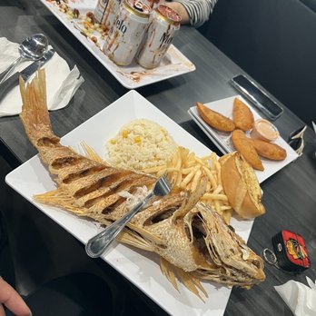 Ocean Seafood - Huachinango preparado. Y quesadillas de camarón. - Seafood Near Me - Lindenhurst, Illinois