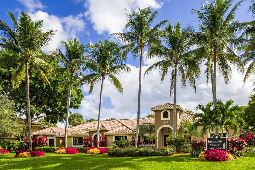 LAURELS AT JACARANDA 44 Photos Apartments 9733 NW 7th Cir