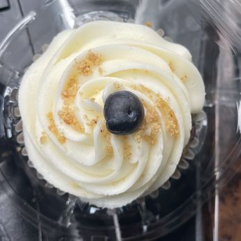 Crumbville - Blueberry and cream cheesecake -my fave! - Vegan Near Me - Houston, Texas