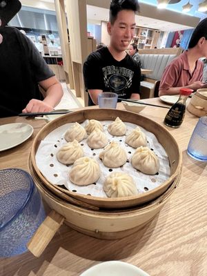 Sammi & Soupe Dumpling - (Ste-Catherine St. O) by null