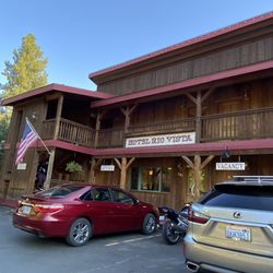 Hotel Rio Vista - Front entrance