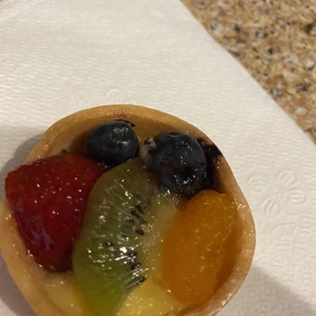 la Madeleine - Moldy fruit tarts - Bakeries Near Me - Houston, Texas