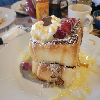 Honeybear Cafe - Tres Leches French Toast - Breakfast & Brunch Near Me - Chicago, Illinois