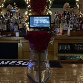 The Main Pub - American Near Me - Manchester, Connecticut