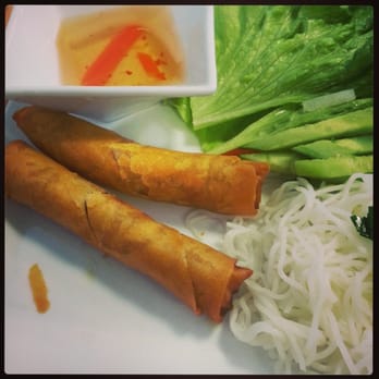 Mama Pho - Fried Egg Rolls - Vietnamese Near Me - Honolulu, Hawaii