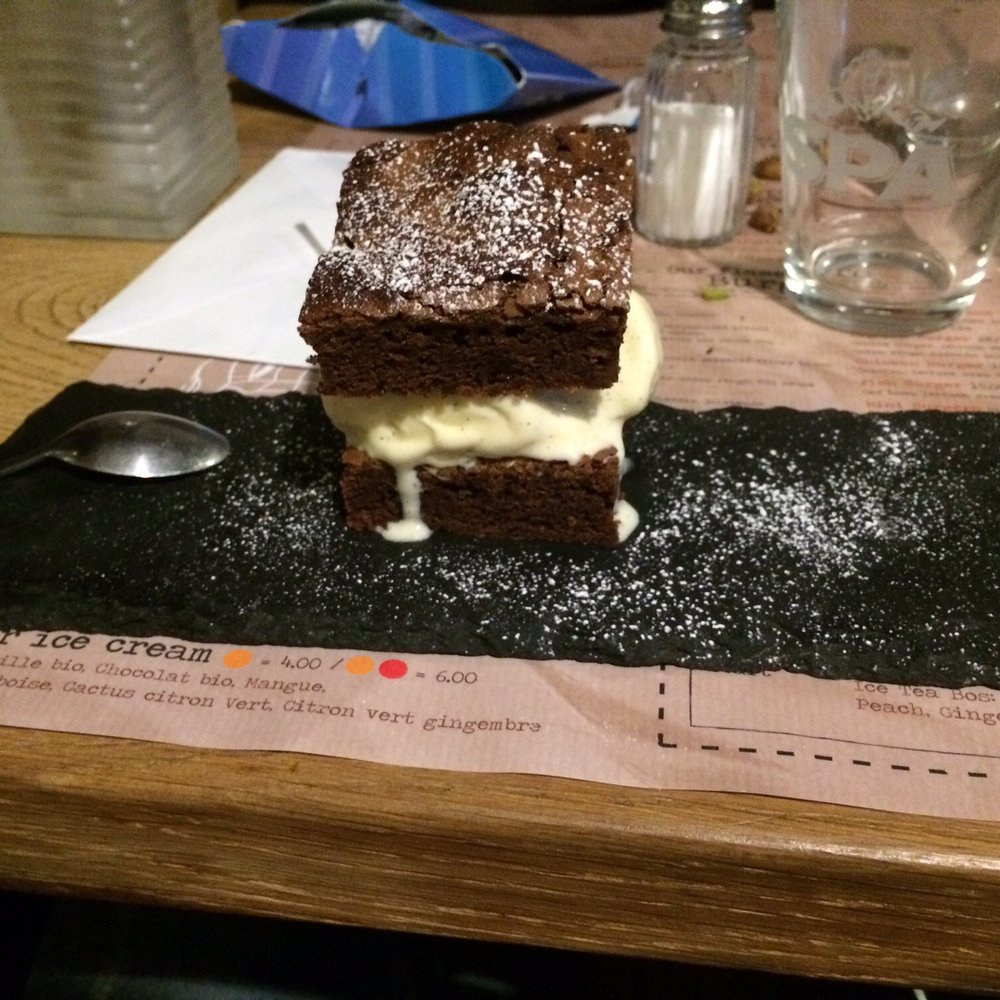 Cool Bun - The Brownie Sandwich with vanilla ice cream - American Near Me - Brussels, BRU
