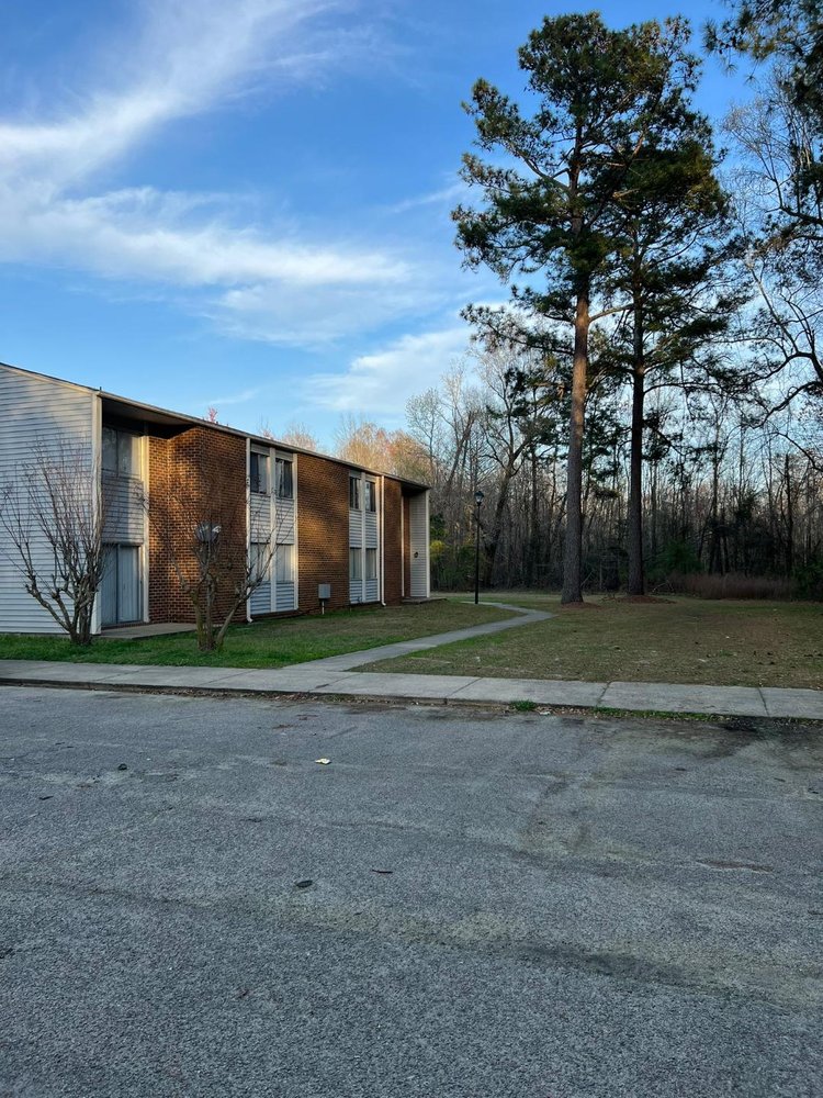 LP MANAGEMENT Updated October 2024 Dillon, South Carolina