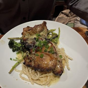 Trader Vic's - Half roasted chicken - Hawaiian Near Me - Emeryville, California Trader Vic's - Half roasted chicken - Hawaiian Near Me - Emeryville, California