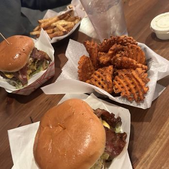 Stella's Bar and Grill - Stella's Staple Burger & Sweet Potato Waffle Fries - Bars Near Me - Bellevue, Nebraska