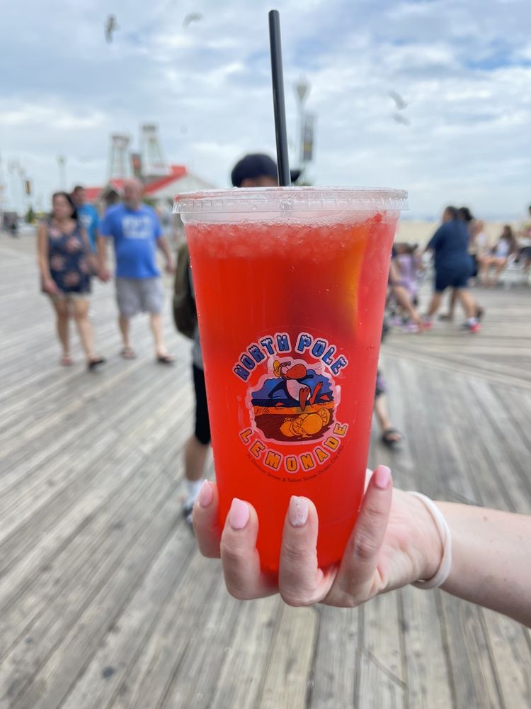 North Pole Lemonade Logo