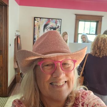 Dee & Nicki's Boutique - They had a few hats - Women's Clothing Near Me - Anderson, Indiana