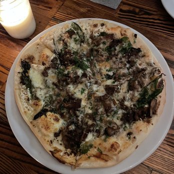Bacari GDL - Smoked Mushroom Pizza - Mediterranean Near Me - Glendale, California