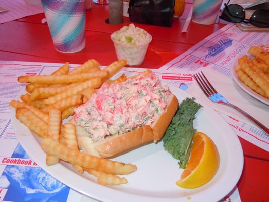 LUNCH Lobster Roll Amagansett by null