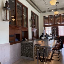 McAdoo's Seafood Company - Restaurant interior
