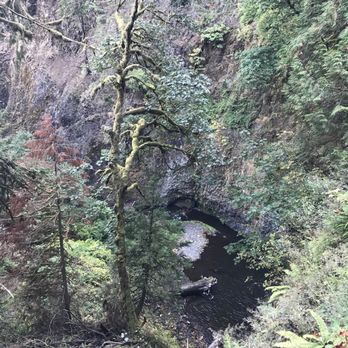 Multnomah Falls - Hiking Near Me - Bridal Veil, Oregon Multnomah Falls - Hiking Near Me - Bridal Veil, Oregon
