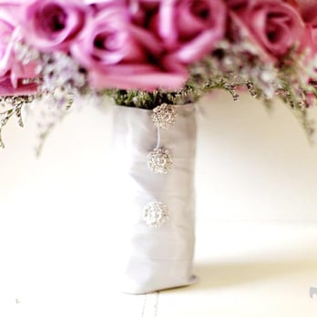 Bended Knee Floral Designs - details of bride bouquet, from bended-knee facebook photos, not my photo - Florists Near Me - Montebello, California Bended Knee Floral Designs - details of bride bouquet, from bended-knee facebook photos, not my photo - Florists Near Me - Montebello, California