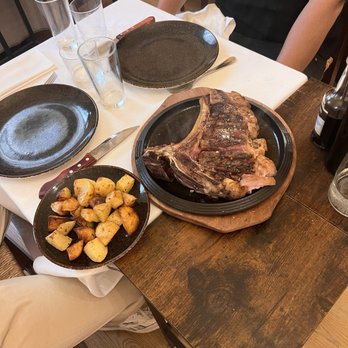 Osteria del Giglio - Big ass steak and potatoes - Tuscan Near Me - Florence, FI Osteria del Giglio - Big ass steak and potatoes - Tuscan Near Me - Florence, FI