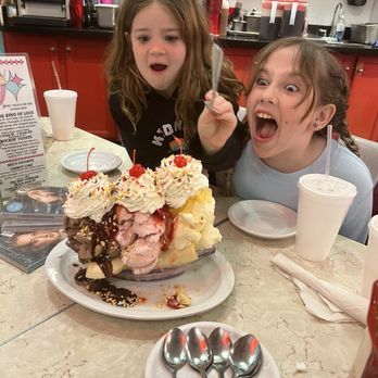 Mel's Hard Luck Diner - Diners Near Me - Branson, Missouri