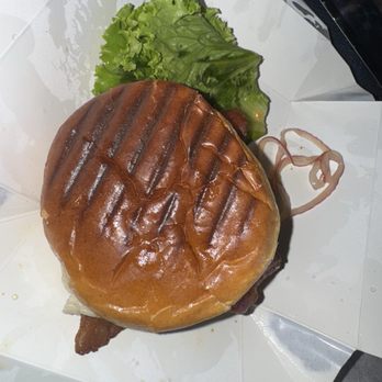 Ellie's Table - Ellie's Burger - Cafes Near Me - Irvine, California