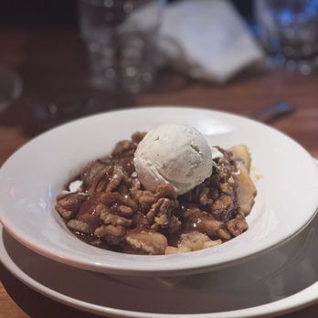 Houston's Restaurant - apple crumble - New American Near Me - Irvine, California Houston's Restaurant - apple crumble - New American Near Me - Irvine, California