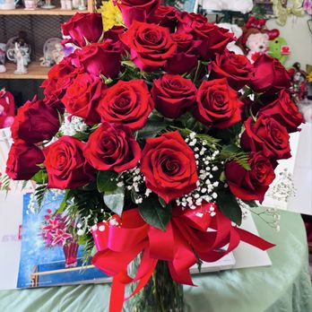 Riverview Florist - 36 Gorgeous Red Roses - Florists Near Me - Riverview, Florida Riverview Florist - 36 Gorgeous Red Roses - Florists Near Me - Riverview, Florida