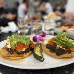 Tata's Cafe - Huevos Rancheros