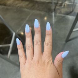 Cream Nail Bar