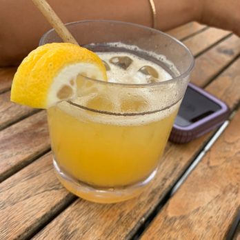 Limonada Bar + Brunch - Peach lemonade - Breakfast & Brunch Near Me - Miami Beach, Florida Limonada Bar + Brunch - Peach lemonade - Breakfast & Brunch Near Me - Miami Beach, Florida
