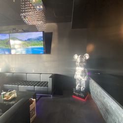 Insanitea Boba - Lounge area