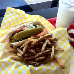 Hotdogopolis - Chicago style meal
