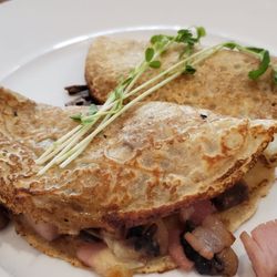 Sardjiono's - Mushroom, bacon, cheese crepe