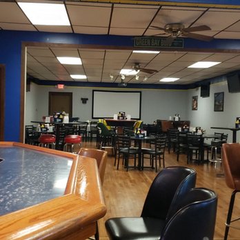 Ice House Bar and Grill - the interior of a restaurant - Bars Near Me - Milwaukee, Wisconsin Ice House Bar and Grill - the interior of a restaurant - Bars Near Me - Milwaukee, Wisconsin