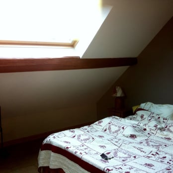 L'Oree de Bornes Bed and Breakfast - Double bed room with two skylights. - Bed & Breakfast Near Me - Évires, 74 L'Oree de Bornes Bed and Breakfast - Double bed room with two skylights. - Bed & Breakfast Near Me - Évires, 74