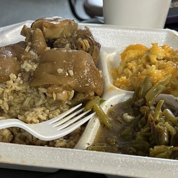 Munchie's BBQ & Subs - Oxtails - Barbeque Near Me - Savannah, Georgia Munchie's BBQ & Subs - Oxtails - Barbeque Near Me - Savannah, Georgia