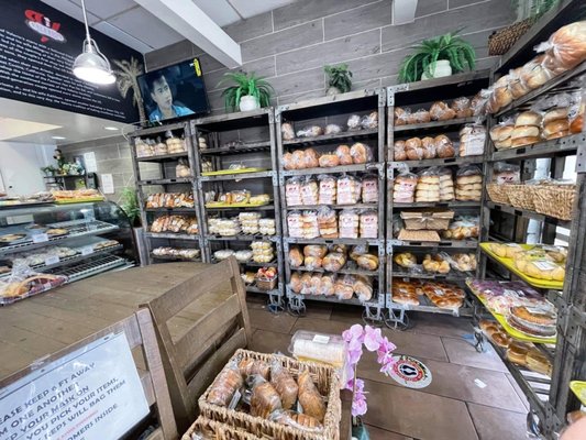 Valerio's Tropical BakeShop by null