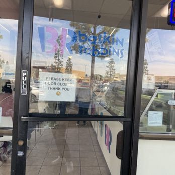 Baskin-Robbins - Entrance - Ice Cream & Frozen Yogurt Near Me - Sun Valley, California Baskin-Robbins - Entrance - Ice Cream & Frozen Yogurt Near Me - Sun Valley, California