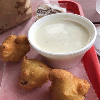 Deary Bros Mike's Stand - Cup of clam chowder and some clam fritters - American Near Me - Putnam, Connecticut