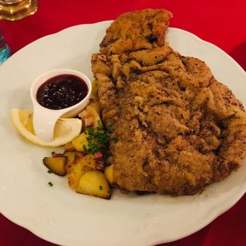 Zur Gerichtslaube - Kalbsschnitzel (veal cutlet) - German Near Me - Berlin, BE