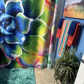 Lana's Power Bright Cleaning - Guest bathroom - Home Cleaning Near Me Lana's Power Bright Cleaning - Guest bathroom - Home Cleaning Near Me
