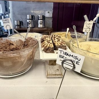 Chokolà - Mousse and tiramisu brownies - Chocolatiers & Shops Near Me - Taos, New Mexico