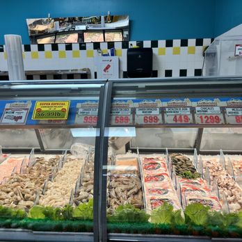 Las Montañas Supermarket - a display of seafood - Grocery Near Me - Concord, California Las Montañas Supermarket - a display of seafood - Grocery Near Me - Concord, California