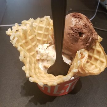 Salt & Straw - Great cookie swap and chocolate gooey brownie - Ice Cream & Frozen Yogurt Near Me - Kirkland, Washington Salt & Straw - Great cookie swap and chocolate gooey brownie - Ice Cream & Frozen Yogurt Near Me - Kirkland, Washington