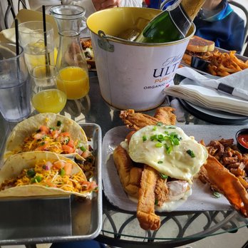 The Tipsy Oak - Chorizo tacos and huevos pretzel - Gastropubs Near Me - Arlington, Texas The Tipsy Oak - Chorizo tacos and huevos pretzel - Gastropubs Near Me - Arlington, Texas