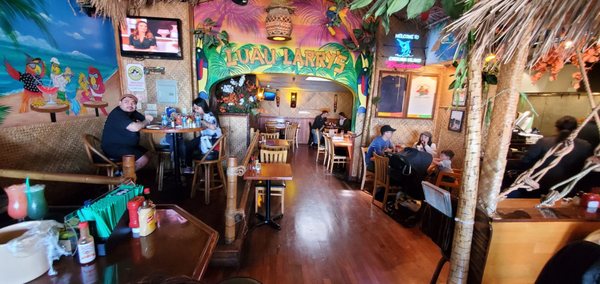 Luau Larry's by null