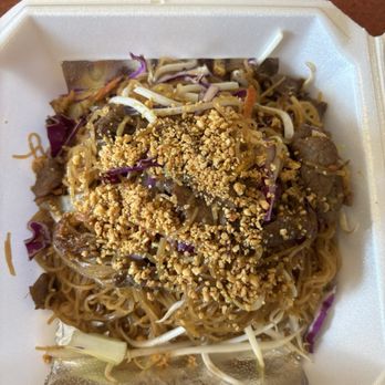 JJ Jasmine - Beef Pad Thai - Thai Near Me - Des Moines, Iowa JJ Jasmine - Beef Pad Thai - Thai Near Me - Des Moines, Iowa