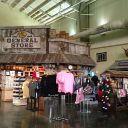 Branson Airport - BKG - The only store in the airport where I dropped $3.50 for an ice tea.