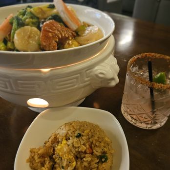 Mt Fuji Japanese Cuisine - Seafood Claypot, fried rice, Grapefruit Paloma - Sushi Bars Near Me - Indianapolis, Indiana