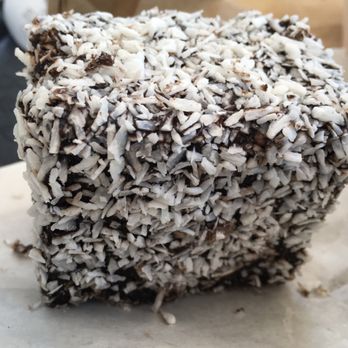 Ta Pies - Lamington - Australian Near Me - Montreal, Quebec Ta Pies - Lamington - Australian Near Me - Montreal, Quebec