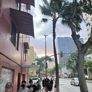 Me's BBQ - Next to iconic maguro spot on the corner - Korean Near Me - Honolulu, Hawaii Me's BBQ - Next to iconic maguro spot on the corner - Korean Near Me - Honolulu, Hawaii