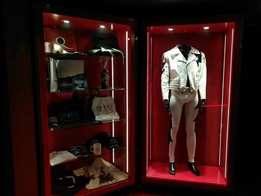 Queen Studio Experience by null